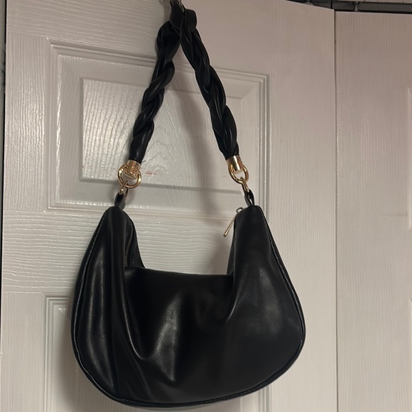 Elegant Black Crescent Shoulder Bag with Braided Handle - Picture 2 of 9